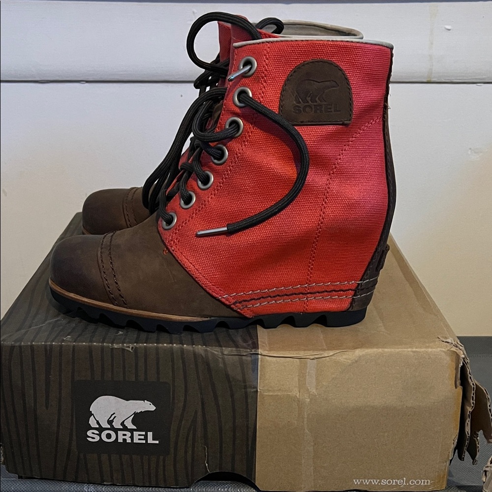Sorel Red and Brown Wedge Boots